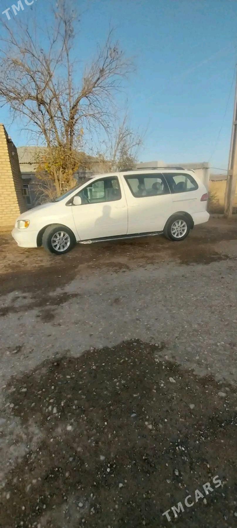 Toyota Sienna 2002 - 180 000 TMT - Babadaýhan - img 3