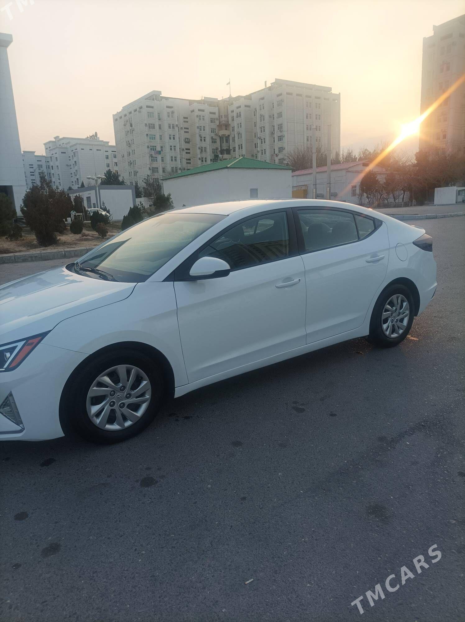 Hyundai Elantra 2019 - 200 000 TMT - Бузмеин - img 2