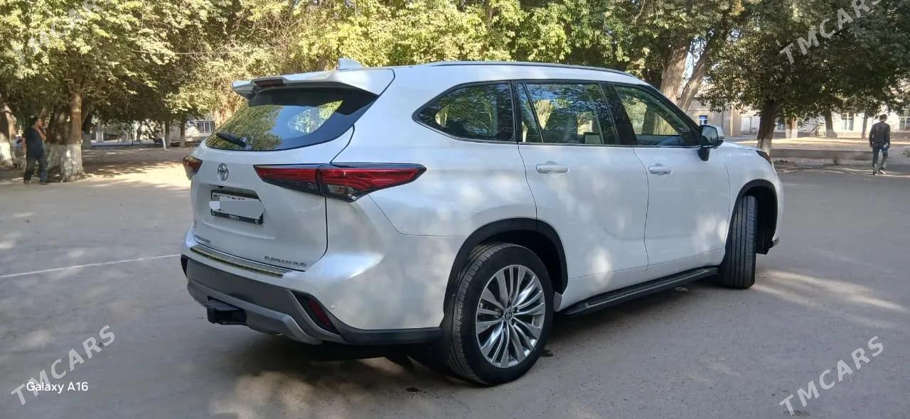 Toyota Highlander 2023 - 680 000 TMT - Ёлётен - img 4