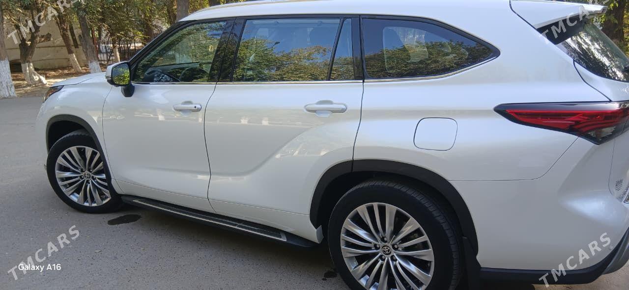 Toyota Highlander 2023 - 680 000 TMT - Ёлётен - img 3