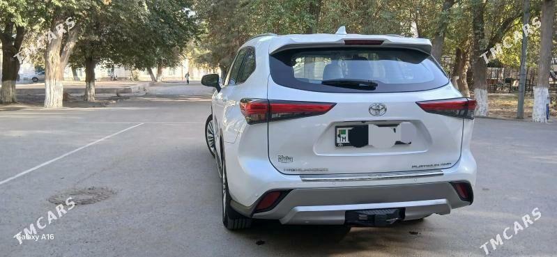 Toyota Highlander 2023 - 680 000 TMT - Ёлётен - img 5