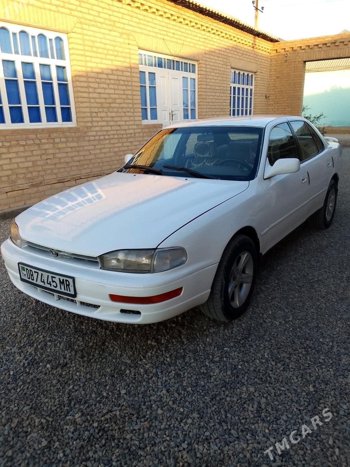 Toyota Camry 1994 - 76 000 TMT - Мары - img 3
