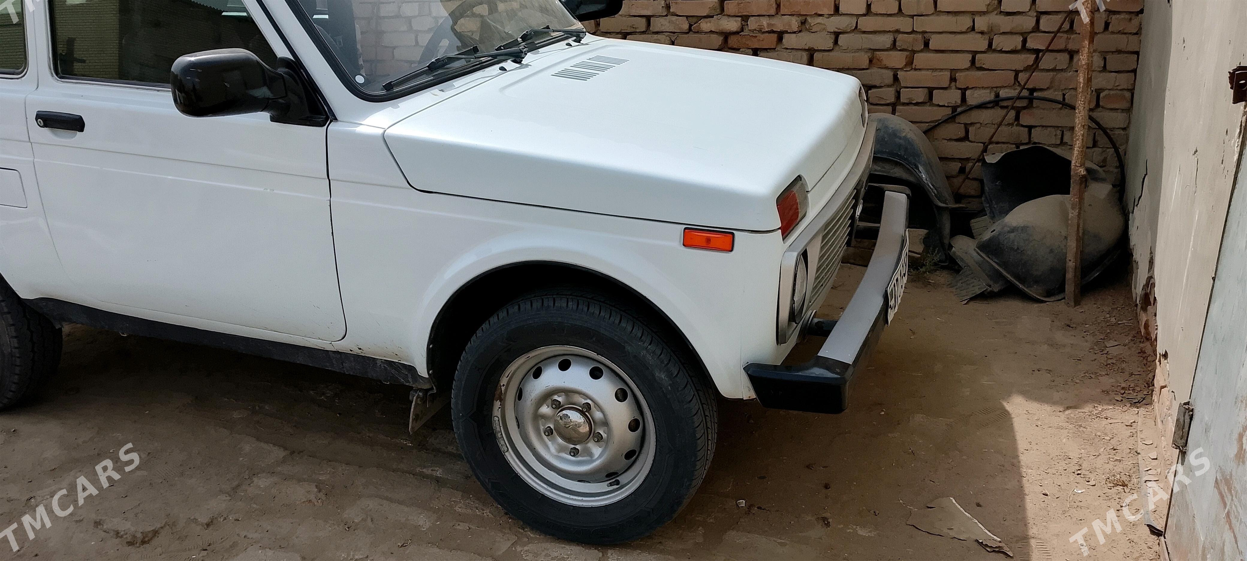 Lada Niva 2015 - 80 000 TMT - Мары - img 2