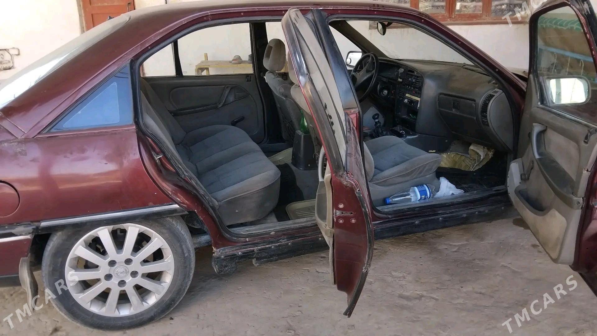 Opel Omega 1993 - 20 000 TMT - Saýat - img 4