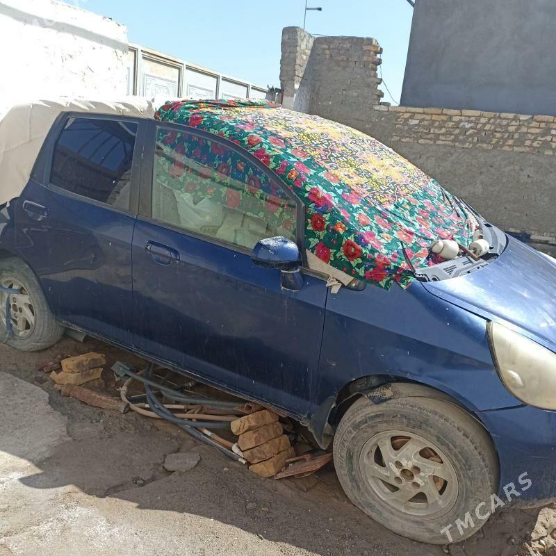 Honda Fit 2006 - 8 000 TMT - Дашогуз - img 3