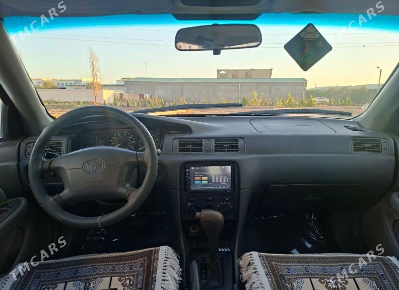 Toyota Camry 2000 - 120 000 TMT - Дашогуз - img 3
