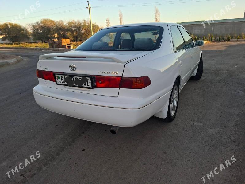 Toyota Camry 2000 - 120 000 TMT - Дашогуз - img 2