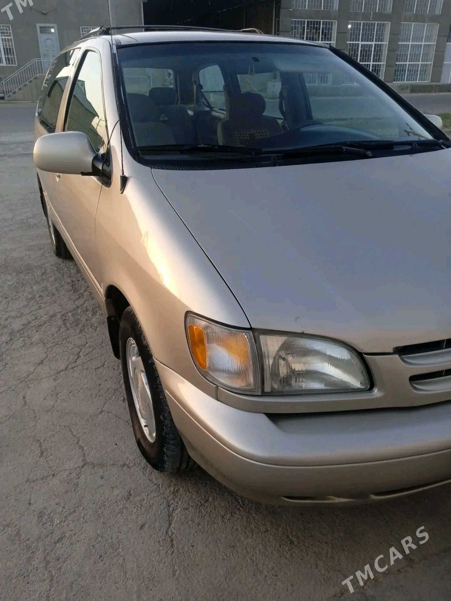 Toyota Sienna 2000 - 150 000 TMT - Бабадайхан - img 2