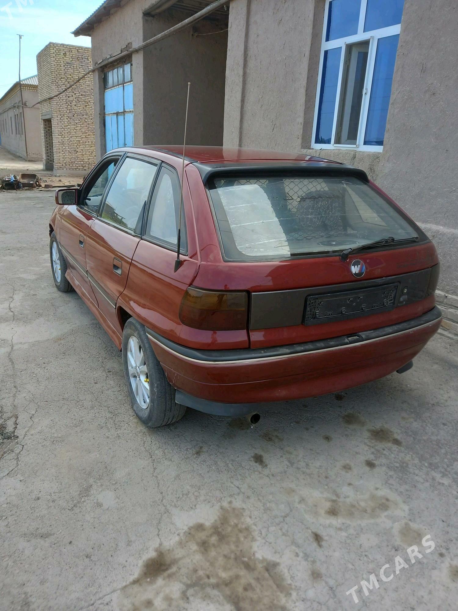 Opel Astra 1992 - 45 000 TMT - Губадаг - img 3