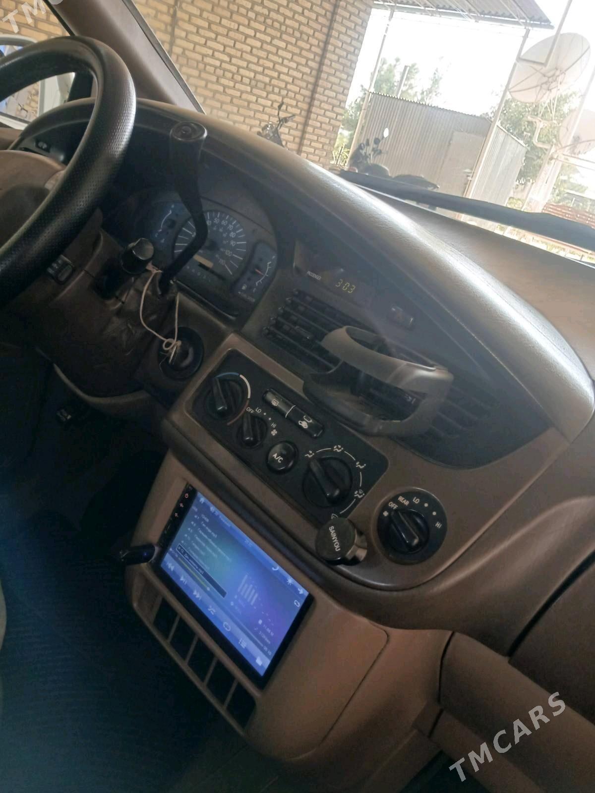 Toyota Sienna 2002 - 156 000 TMT - Mary - img 2