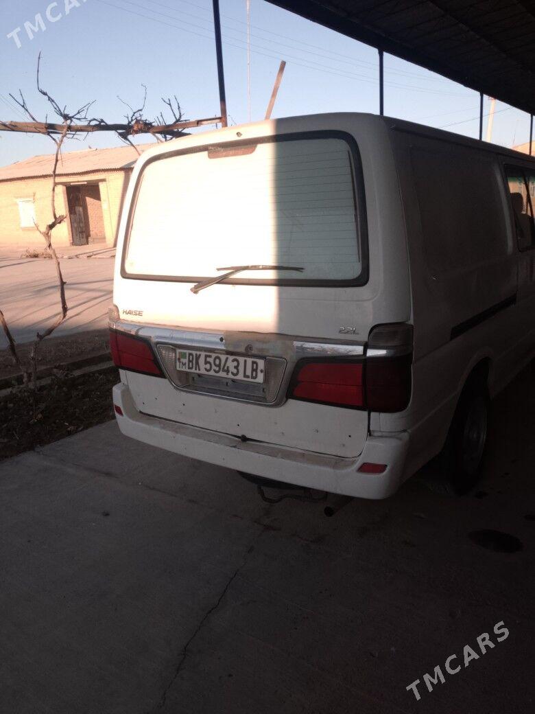 Toyota Hiace 2010 - 120 000 TMT - Чарджоу - img 2