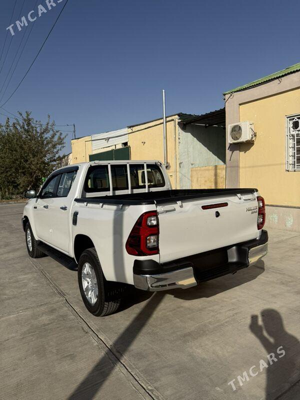 Toyota Hilux 2025 - 666 000 TMT - Aşgabat - img 5