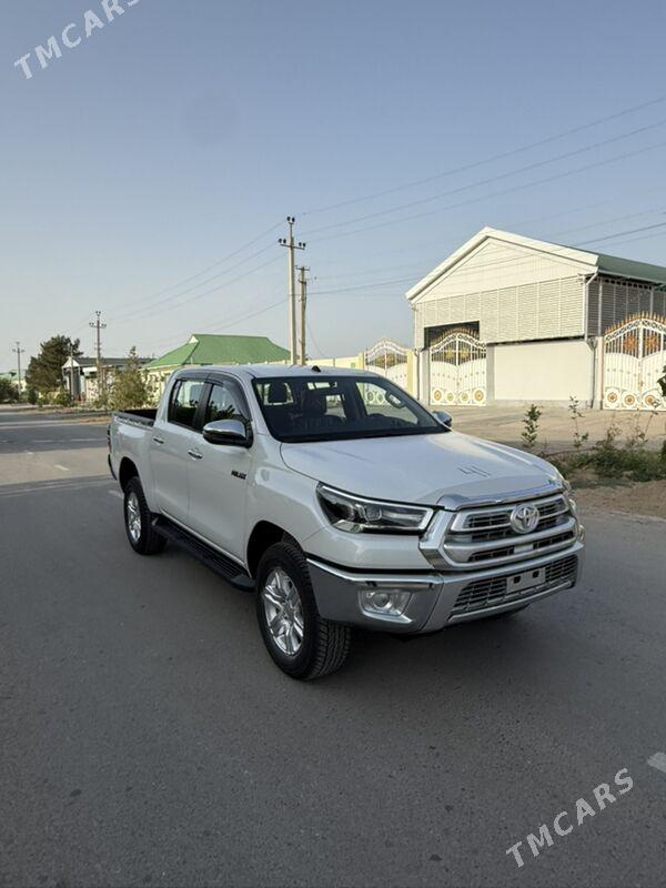 Toyota Hilux 2025 - 666 000 TMT - Aşgabat - img 6