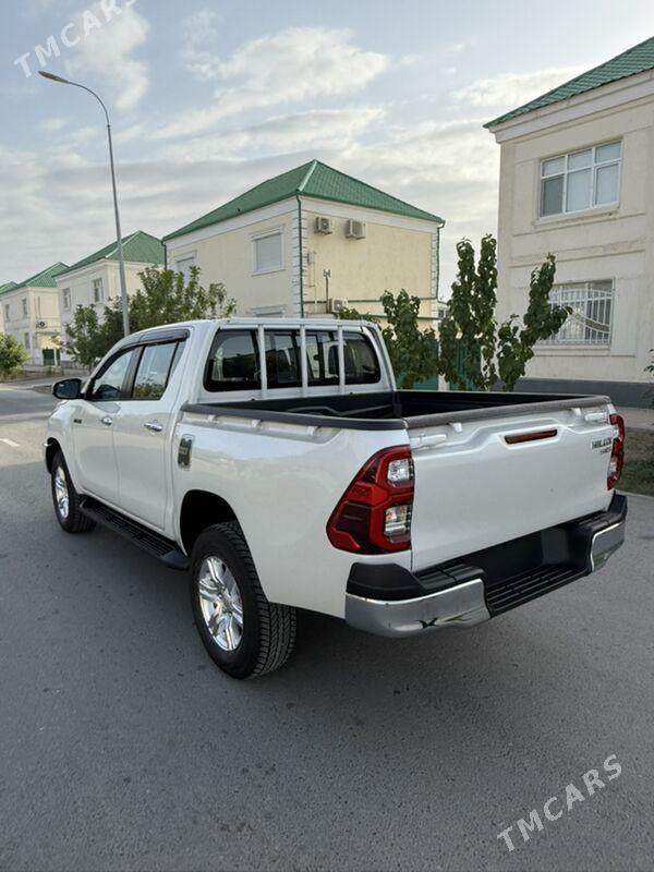 Toyota Hilux 2025 - 666 000 TMT - Aşgabat - img 10