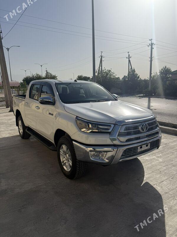 Toyota Hilux 2025 - 666 000 TMT - Aşgabat - img 8