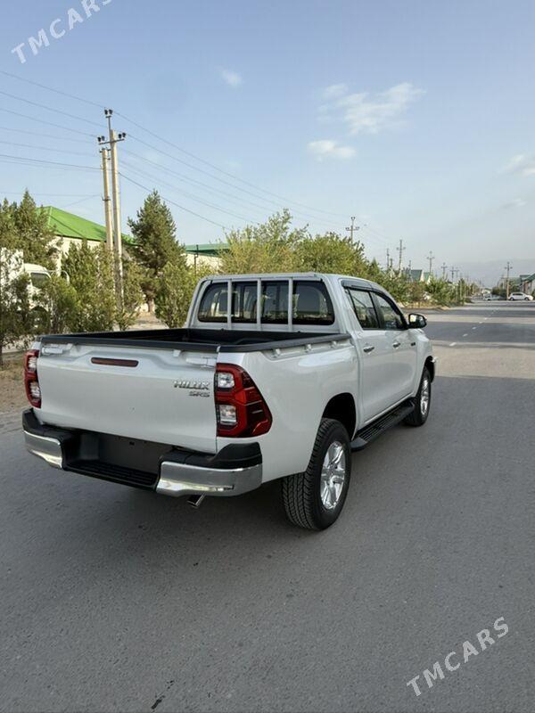Toyota Hilux 2025 - 666 000 TMT - Aşgabat - img 9