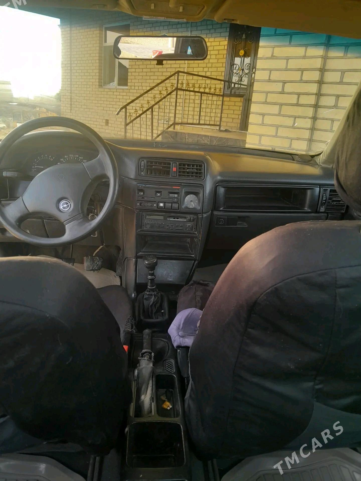 Opel Vectra 1989 - 33 000 TMT - Wekilbazar - img 4