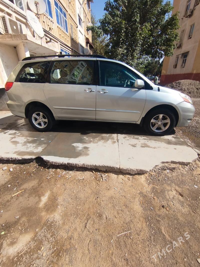Toyota Sienna 2006 - 180 000 TMT - Baýramaly - img 5