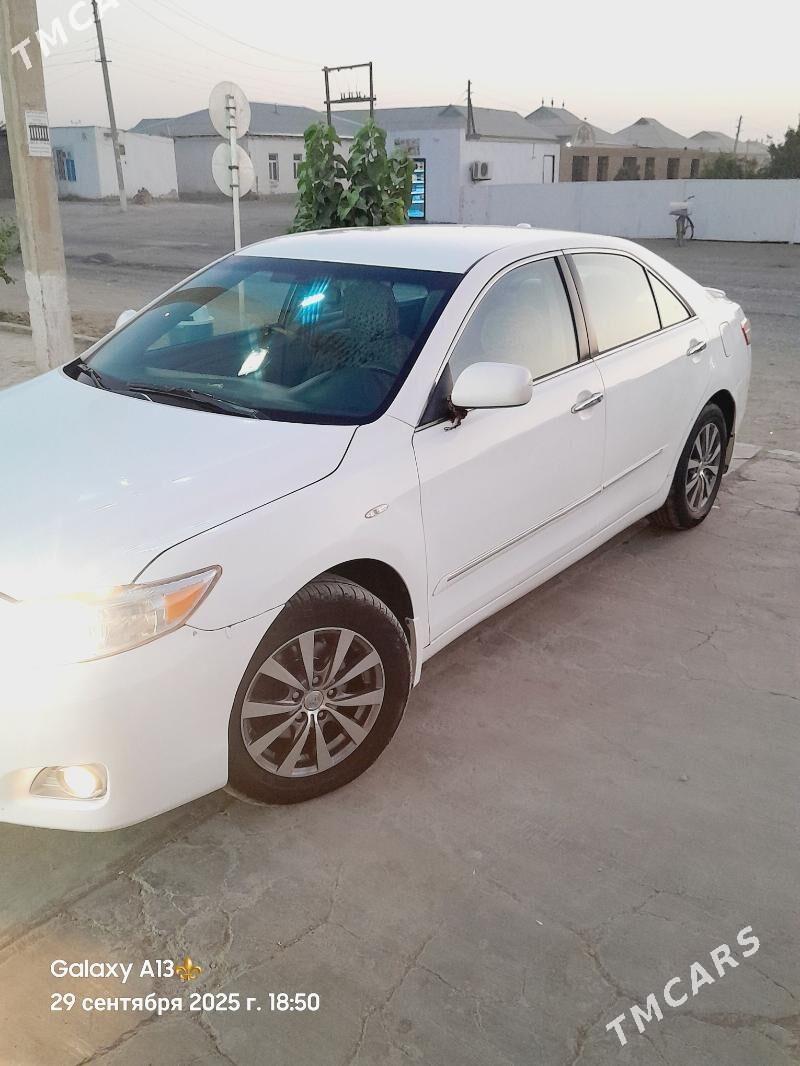 Toyota Camry 2010 - 140 000 TMT - Baýramaly - img 4