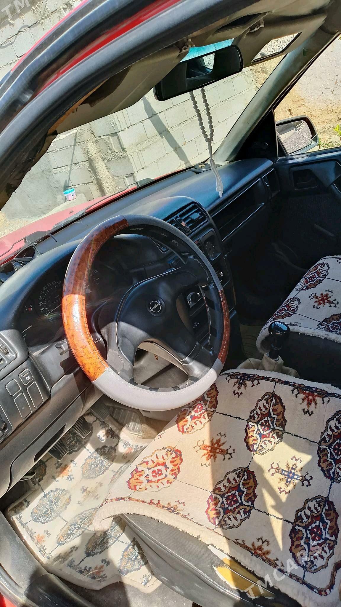 Opel Vectra 1993 - 25 000 TMT - Бахарден - img 3
