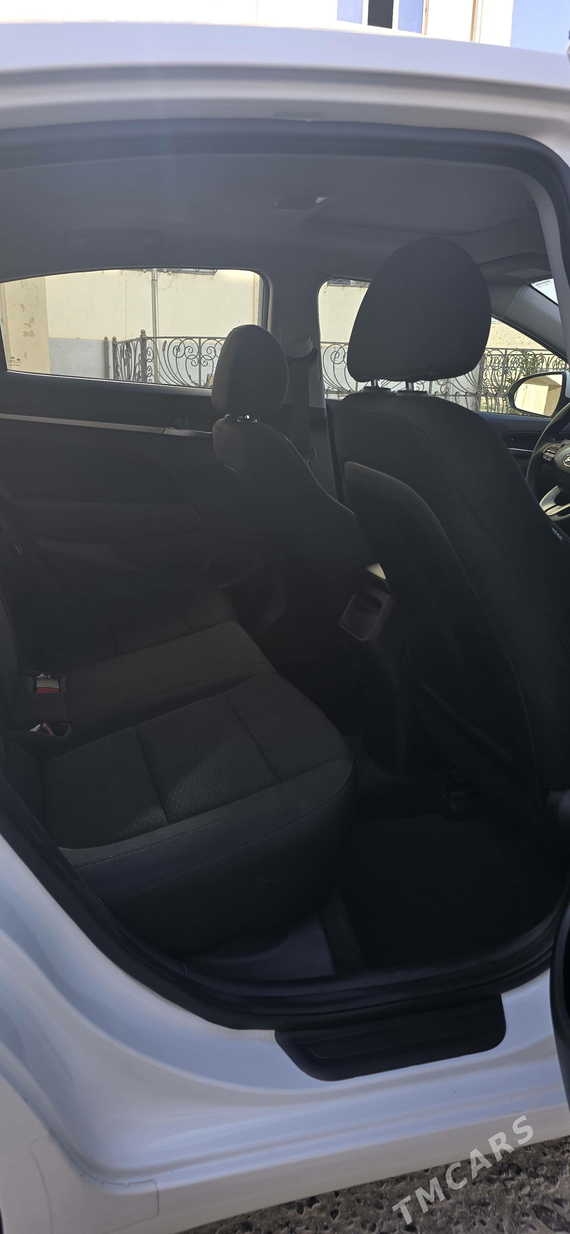 Hyundai Elantra 2020 - 240 000 TMT - Мары - img 8