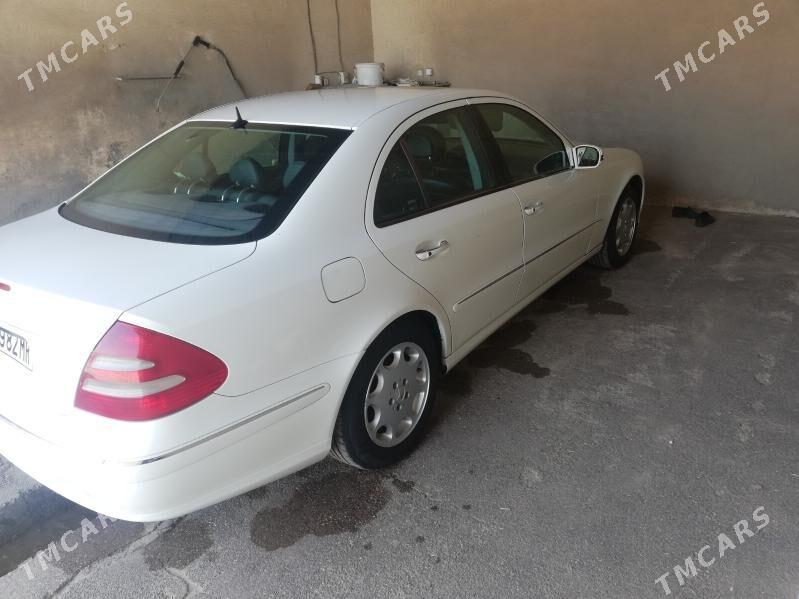 Mercedes-Benz E320 2003 - 120 000 TMT - Мары - img 5