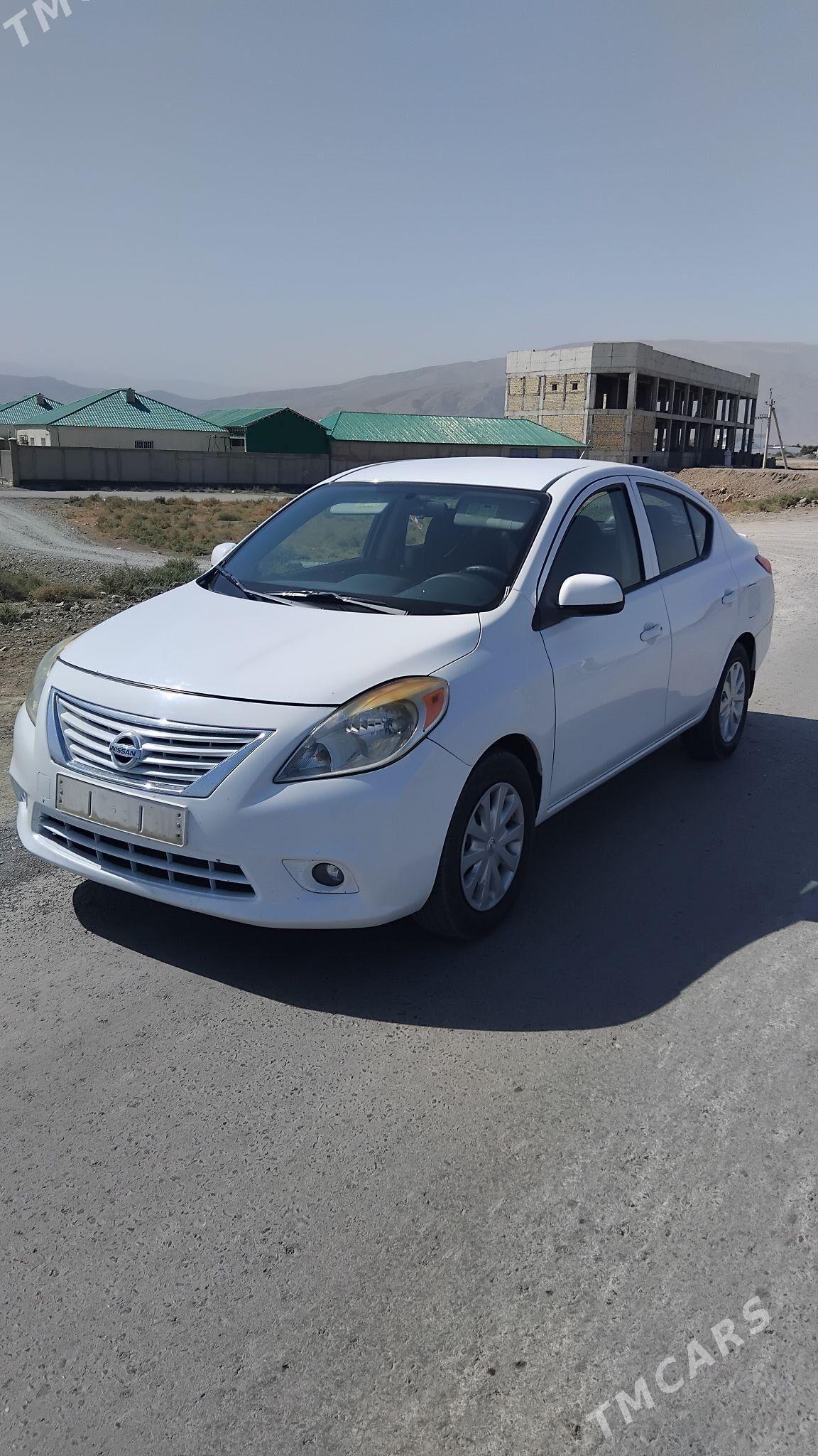 Nissan Versa 2011 - 115 000 TMT - Гёкдепе - img 4