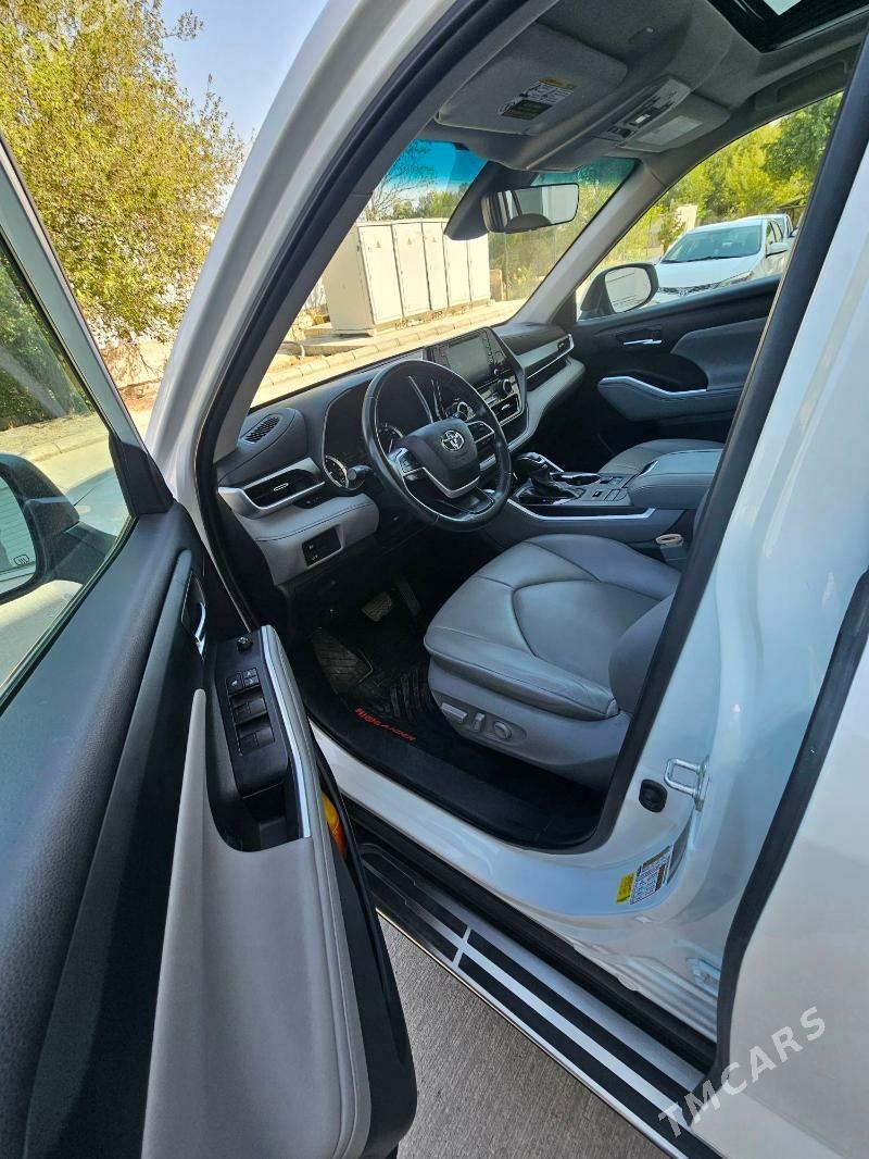 Toyota Highlander 2022 - 512 000 TMT - Aşgabat - img 8