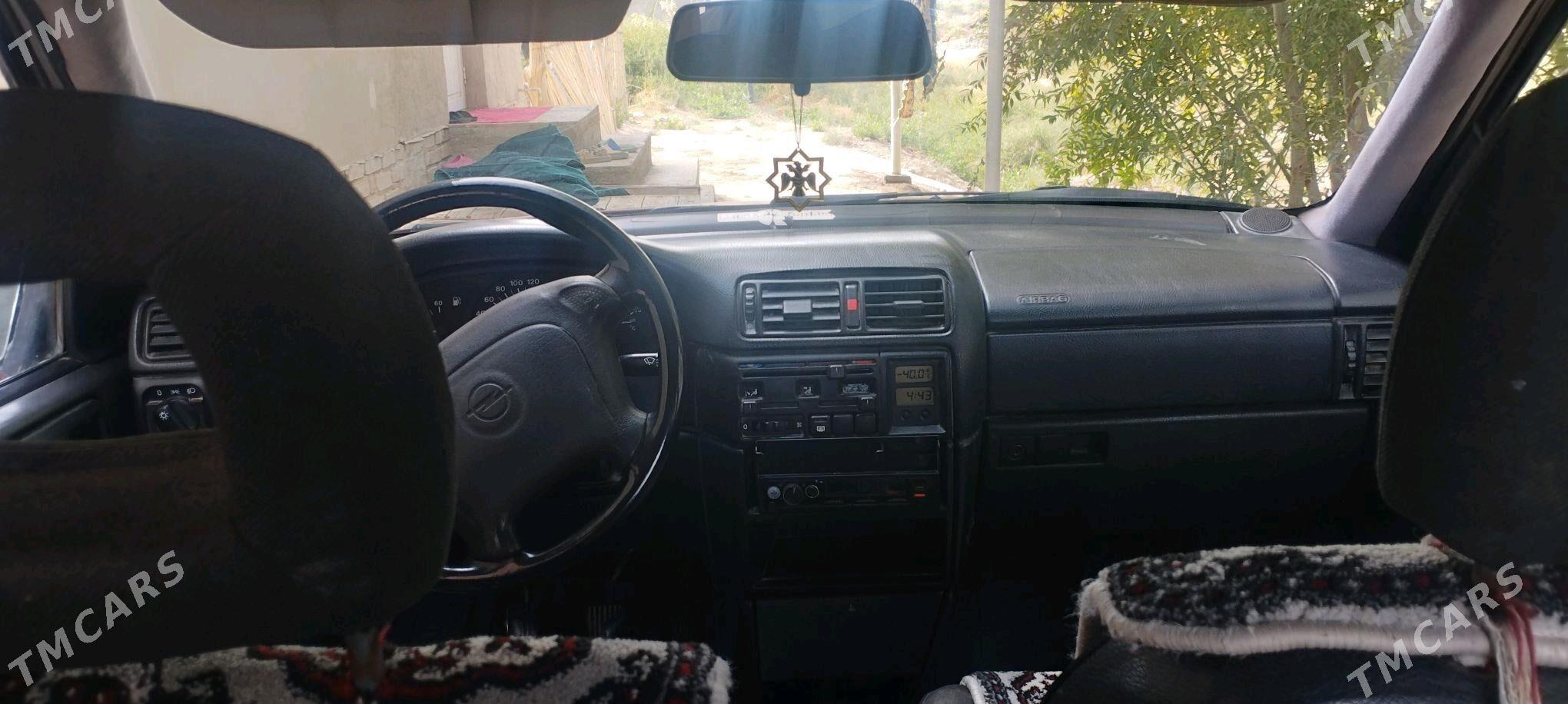 Opel Vectra 1993 - 36 000 TMT - Кёнеургенч - img 3