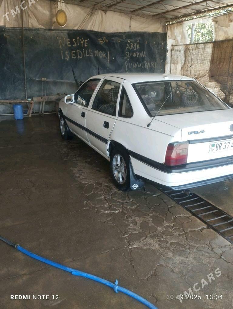 Opel Vectra 1992 - 25 000 TMT - Farap - img 4