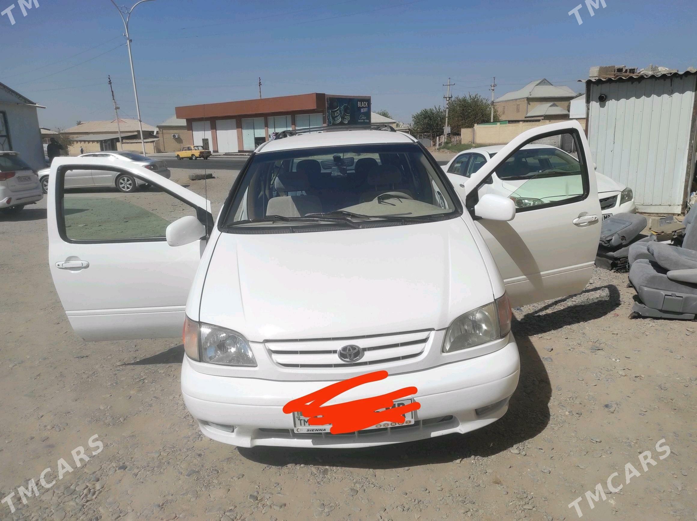 Toyota Sienna 2002 - 155 000 TMT - Мары - img 3