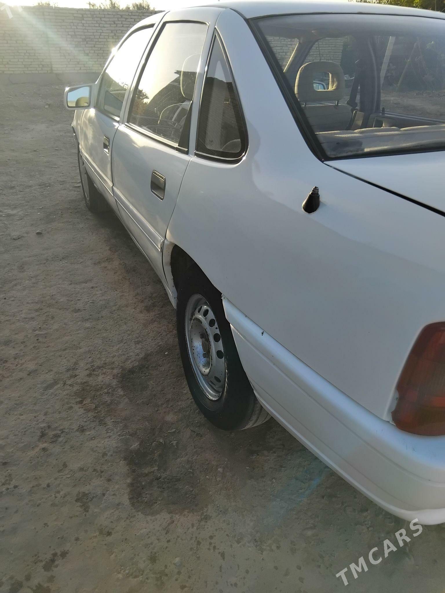 Opel Vectra 1990 - 27 000 TMT - Бабадайхан - img 3
