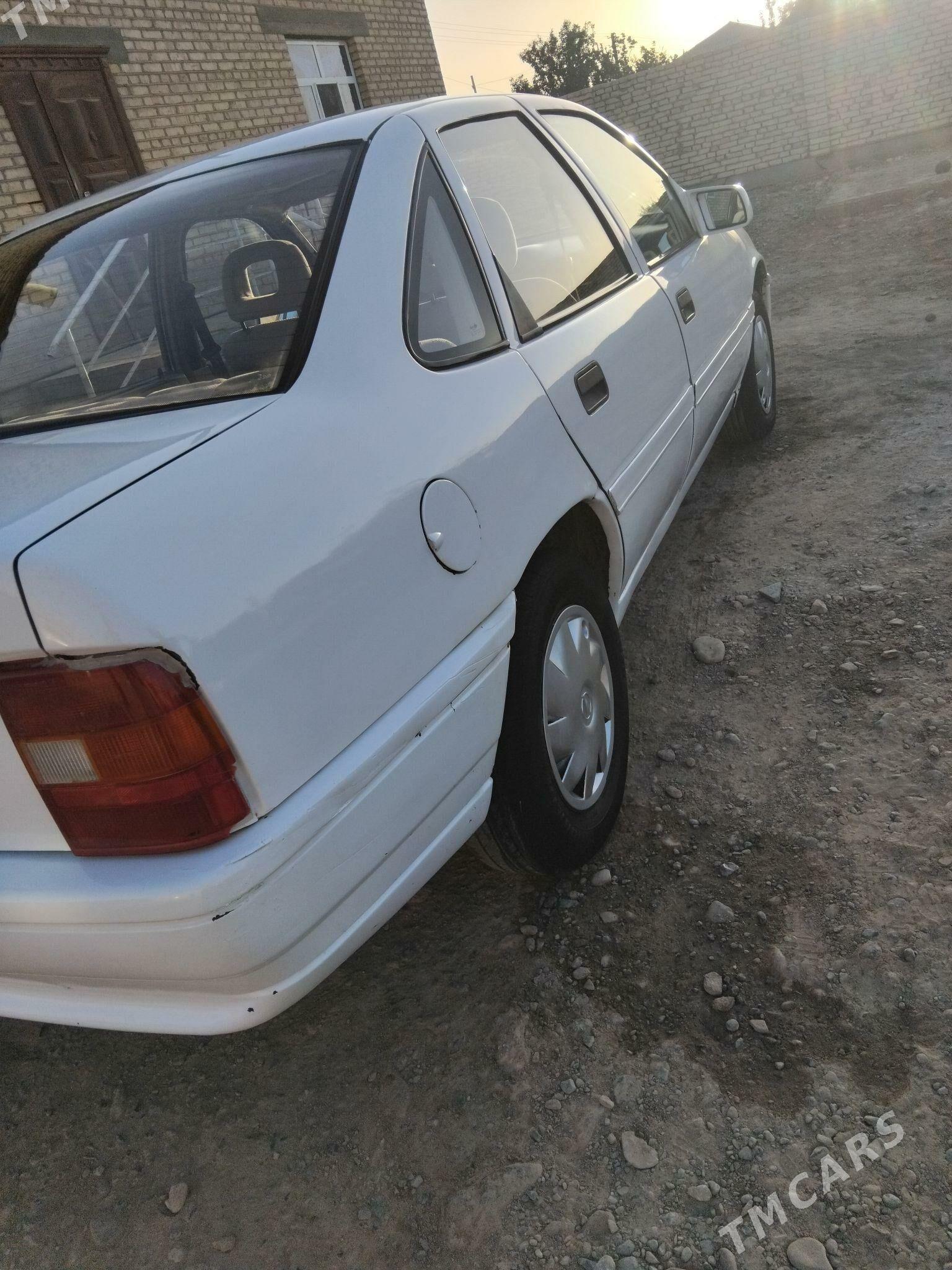 Opel Vectra 1990 - 27 000 TMT - Бабадайхан - img 2