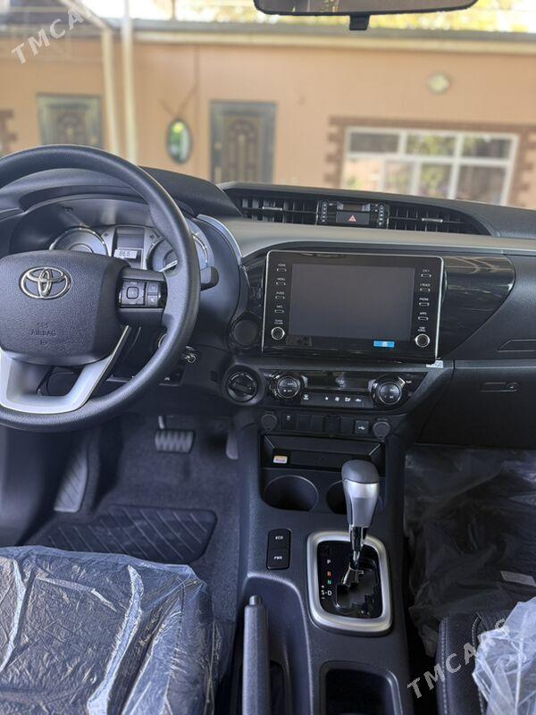 Toyota Hilux 2025 - 672 000 TMT - Aşgabat - img 7