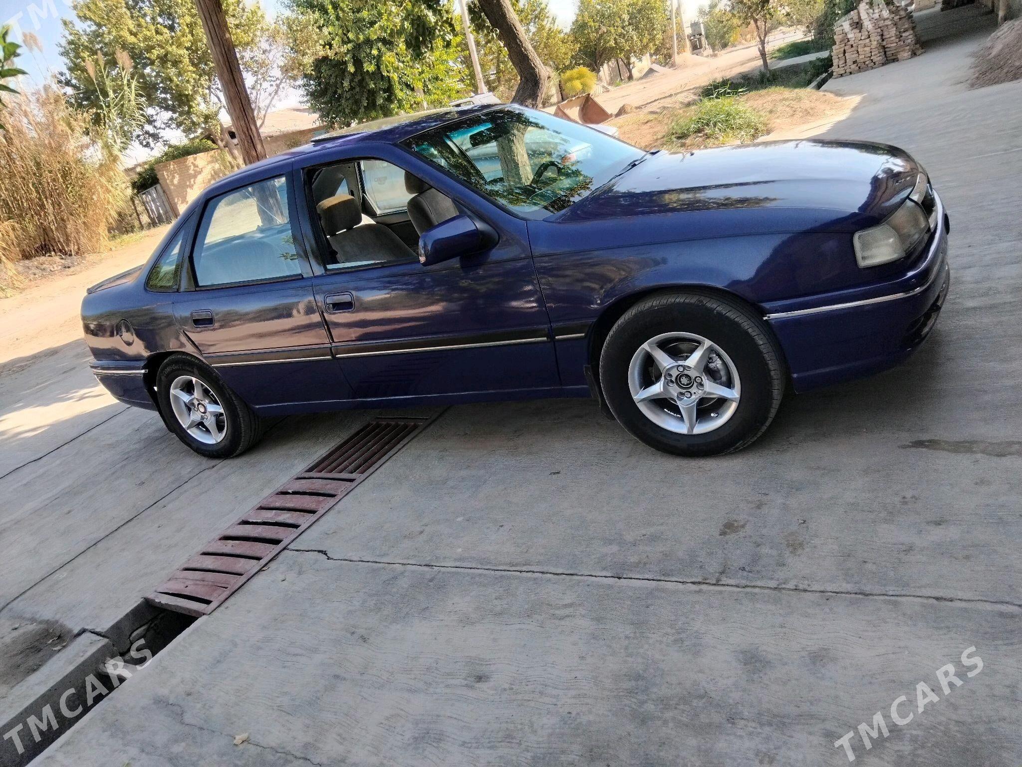 Opel Vectra 1993 - 27 000 TMT - Саят - img 4