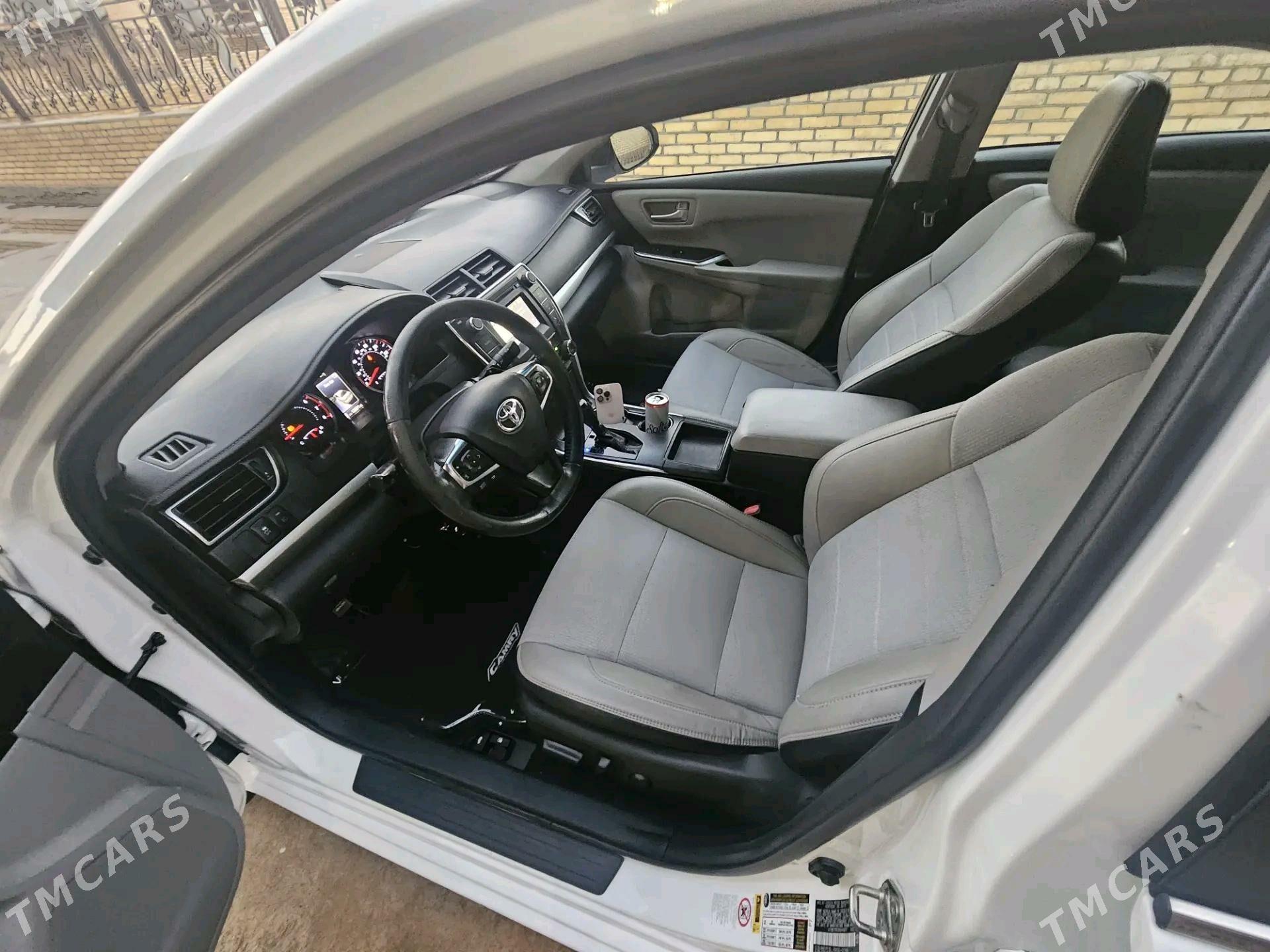 Toyota Camry 2017 - 260 000 TMT - Baýramaly - img 2