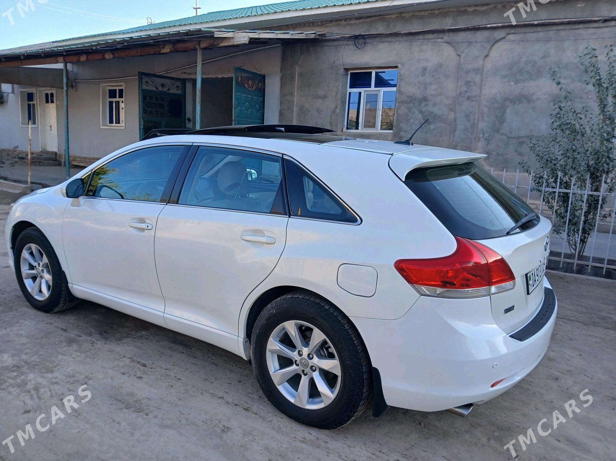 Toyota Venza 2010 - 235 000 TMT - Köneürgenç - img 9
