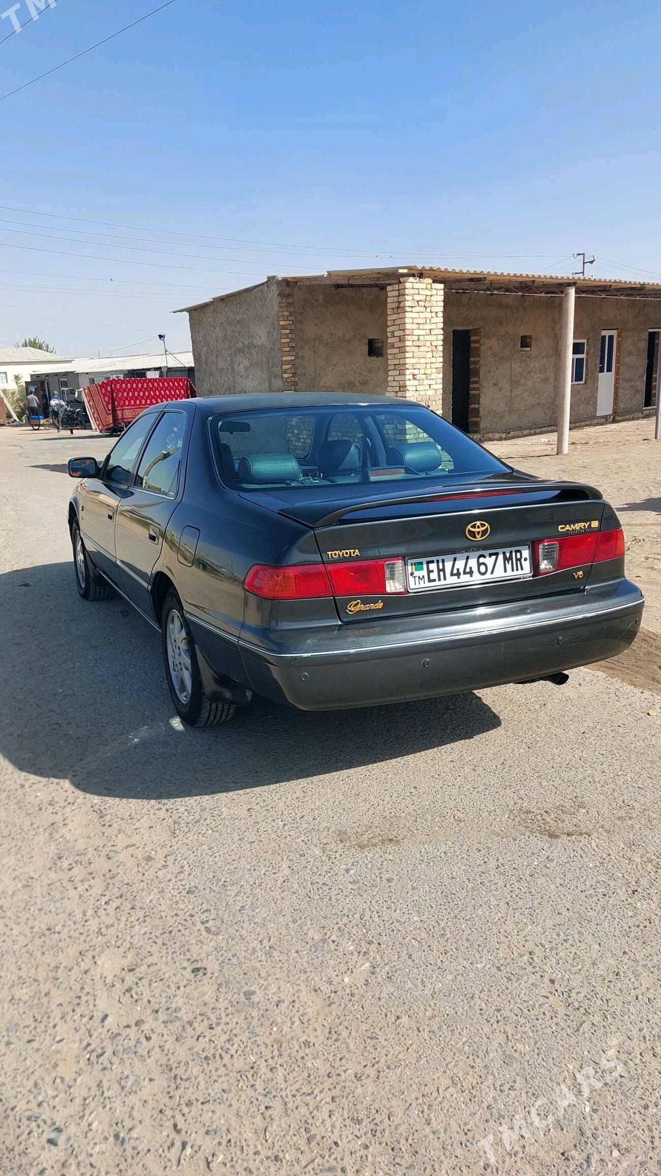 Toyota Camry 2001 - 150 000 TMT - Ýolöten - img 5