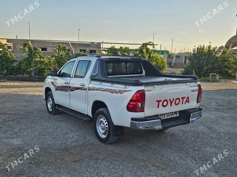 Toyota Hilux 2021 - 480 000 TMT - Мары - img 5
