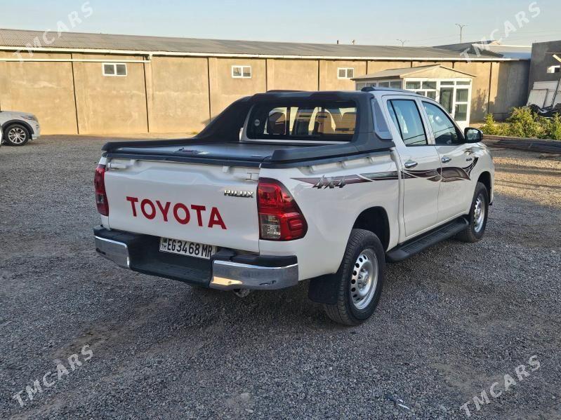 Toyota Hilux 2021 - 480 000 TMT - Мары - img 8