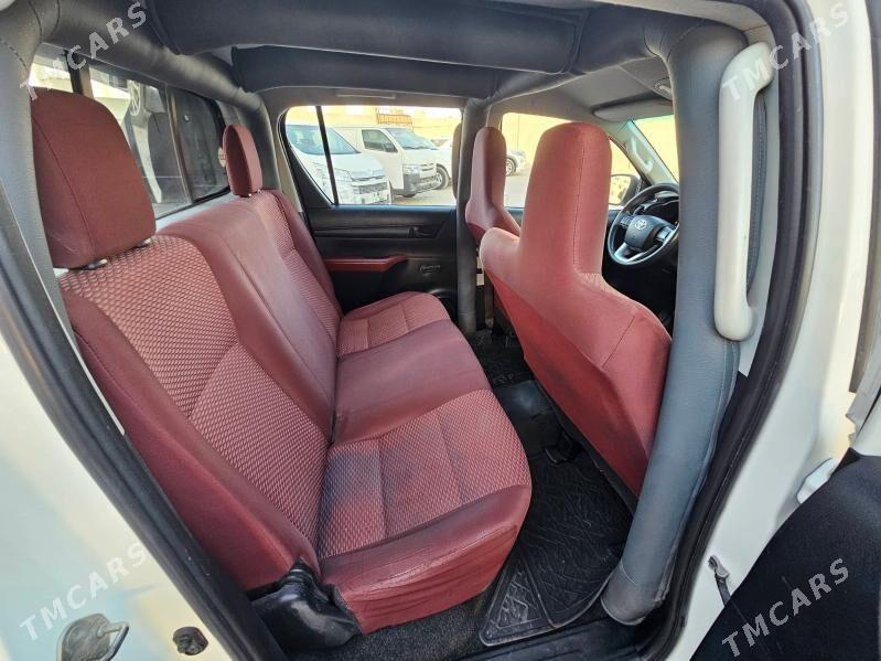 Toyota Hilux 2021 - 480 000 TMT - Мары - img 3