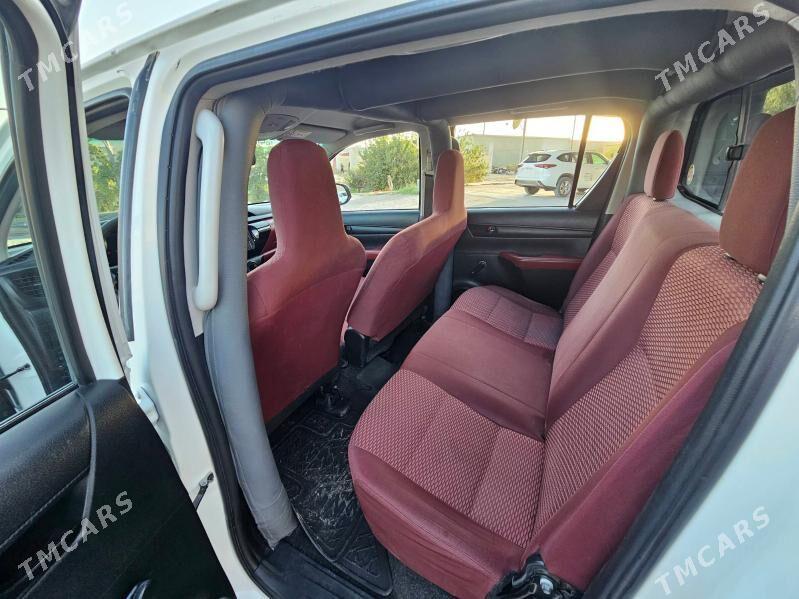 Toyota Hilux 2021 - 480 000 TMT - Мары - img 2
