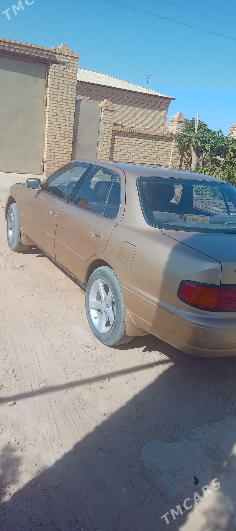 Toyota Camry 1993 - 70 000 TMT - Darganata - img 5
