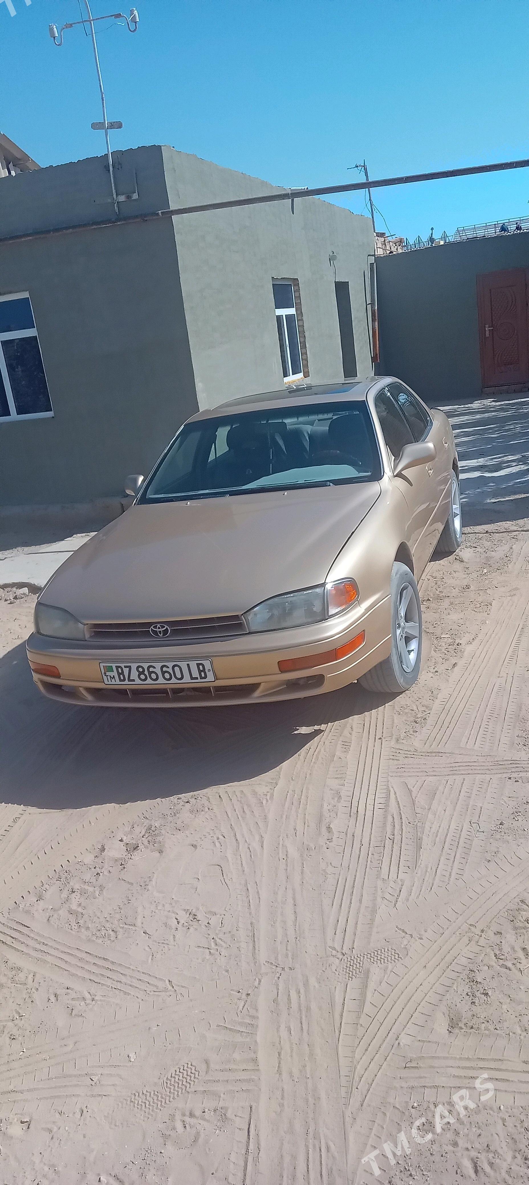Toyota Camry 1993 - 70 000 TMT - Darganata - img 7