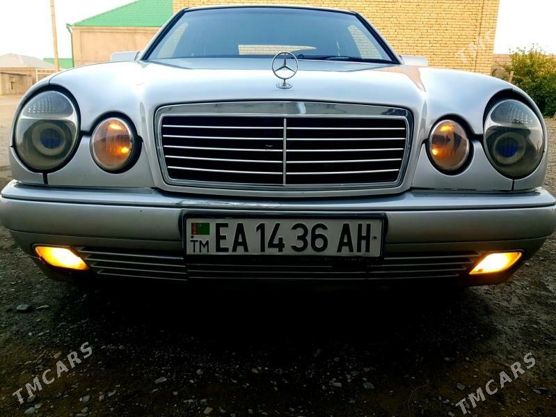 Mercedes-Benz E320 1996 - 60 000 TMT - Bäherden - img 3