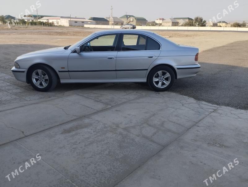 BMW E39 1999 - 100 000 TMT - Türkmenbaşy - img 7