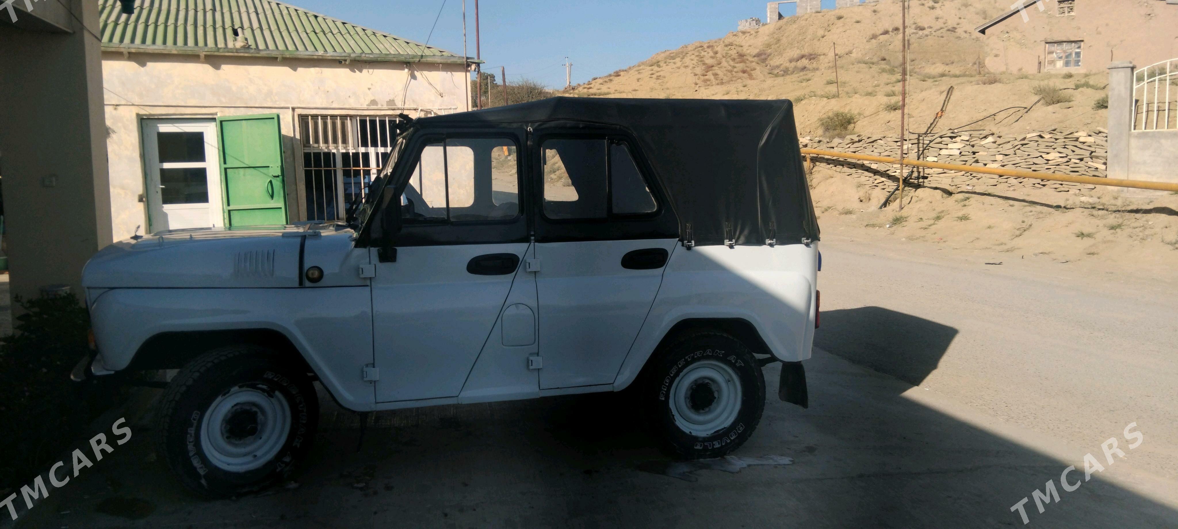 UAZ 469 2001 - 40 000 TMT - Бахарден - img 6