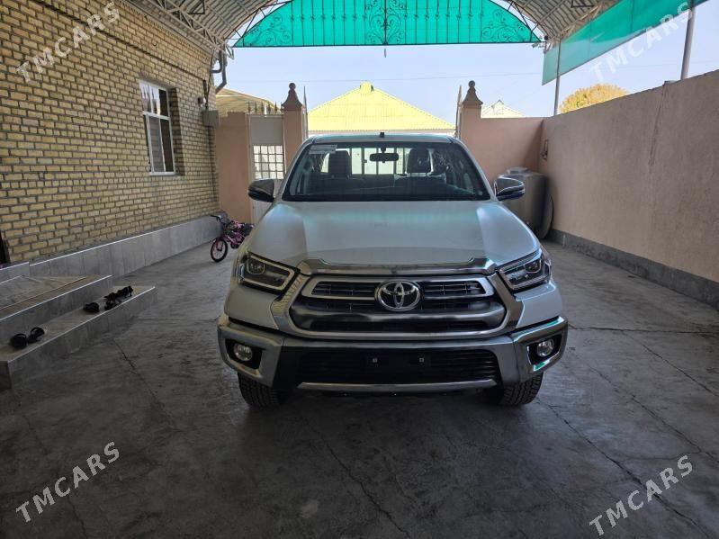 Toyota Hilux 2025 - 686 000 TMT - Ашхабад - img 2