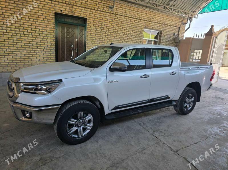 Toyota Hilux 2025 - 686 000 TMT - Ашхабад - img 4