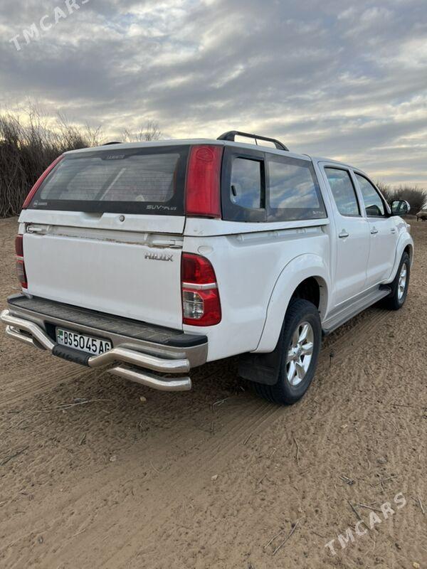Toyota Hilux 2013 - 380 000 TMT - Aşgabat - img 3